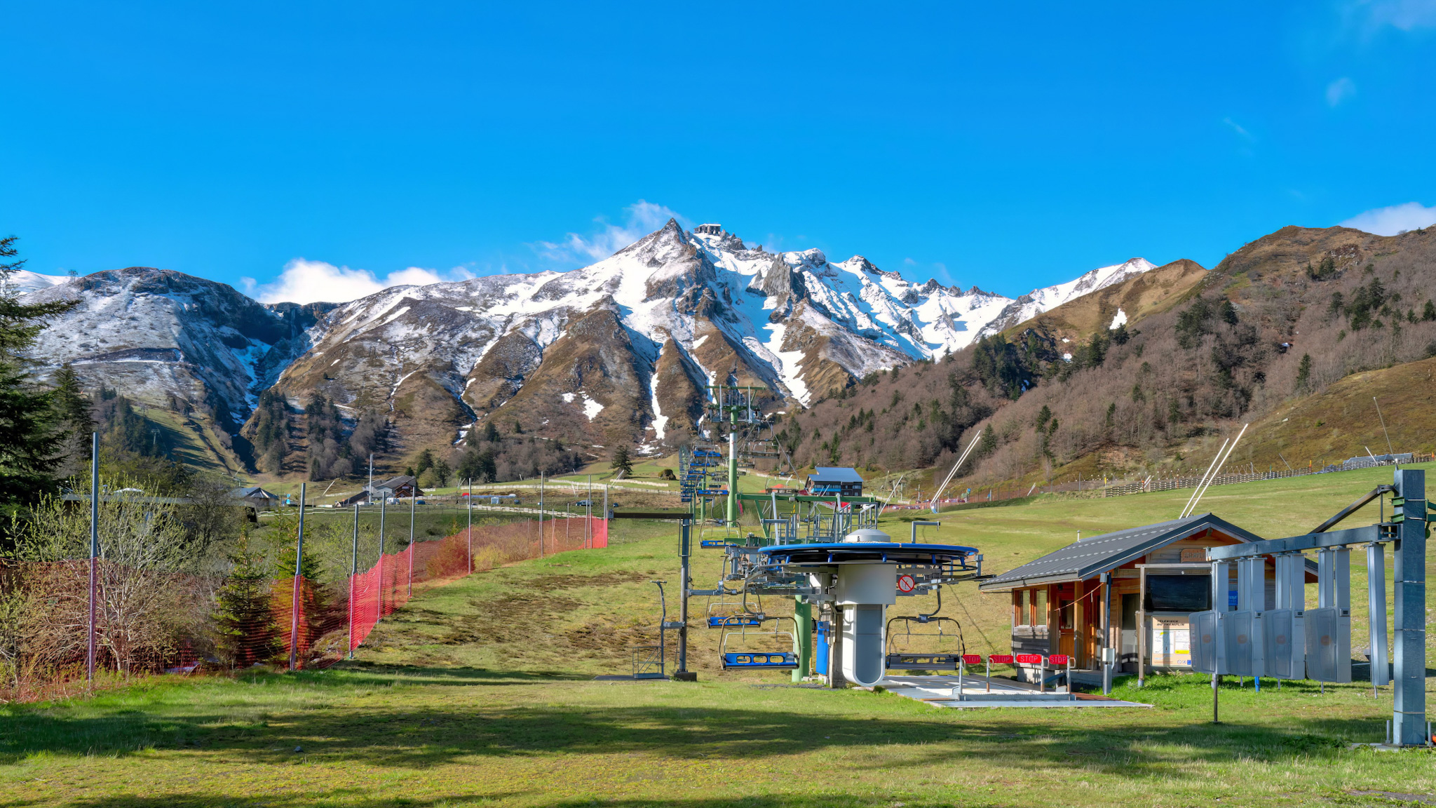 Le Massif du Sancy : Un éveil printanier.