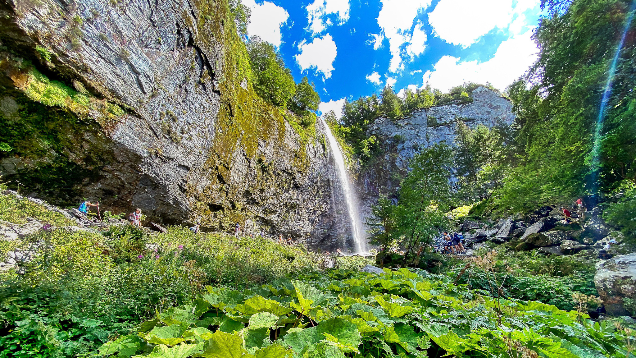 La Grande Cascade du Mont Dore : Un Panorama Imposant et Magique