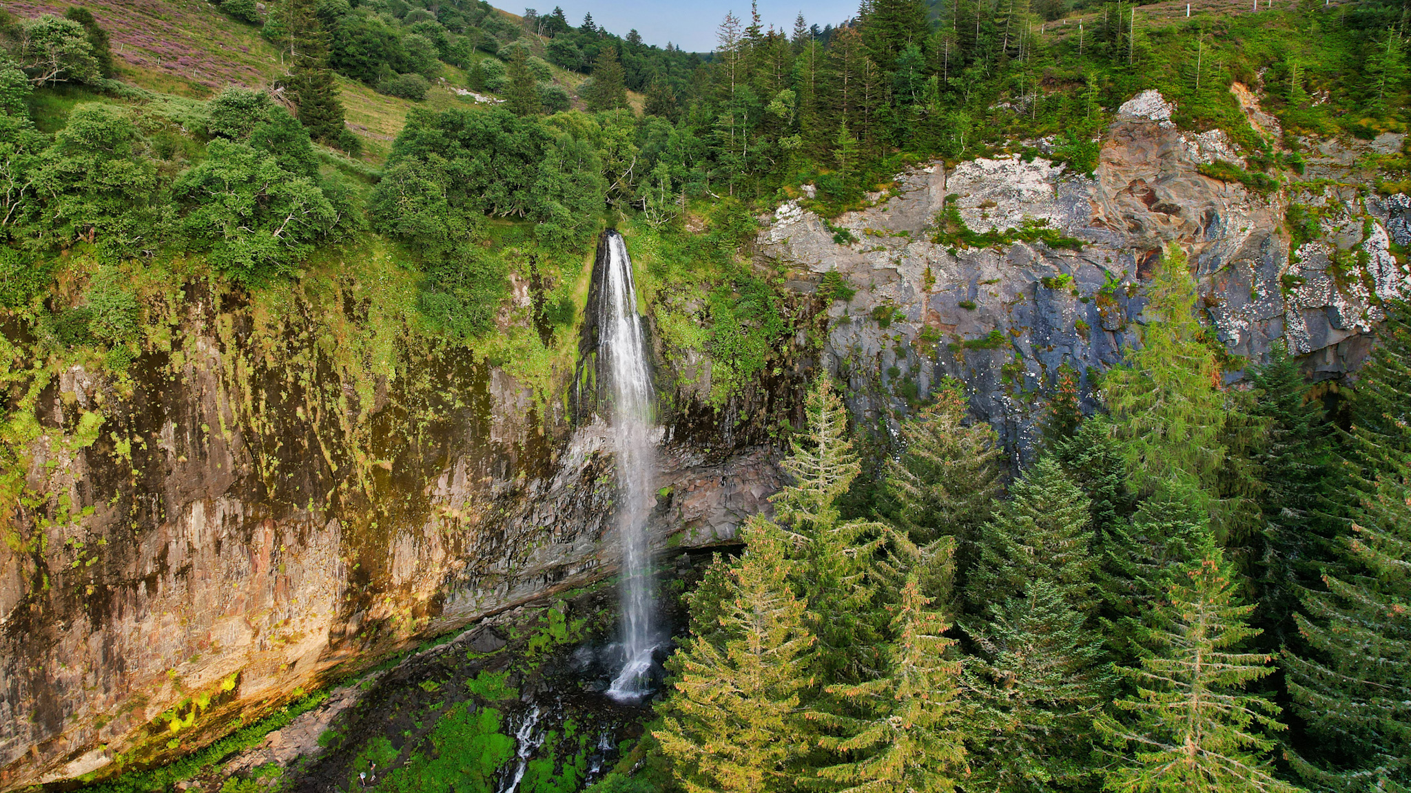 La Grande Cascade du Massif du Sancy : Un Spectacle Naturel Incontournable