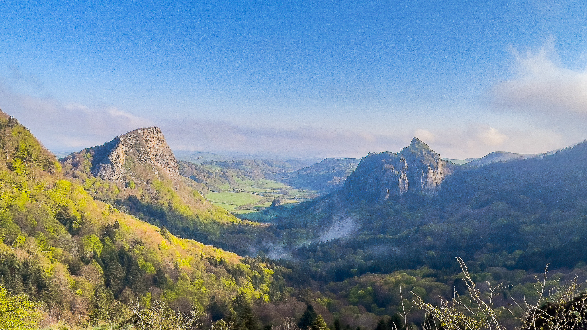 Roches Tuilière et Sanadoire : Patrimoine Naturel du Lac de Guéry