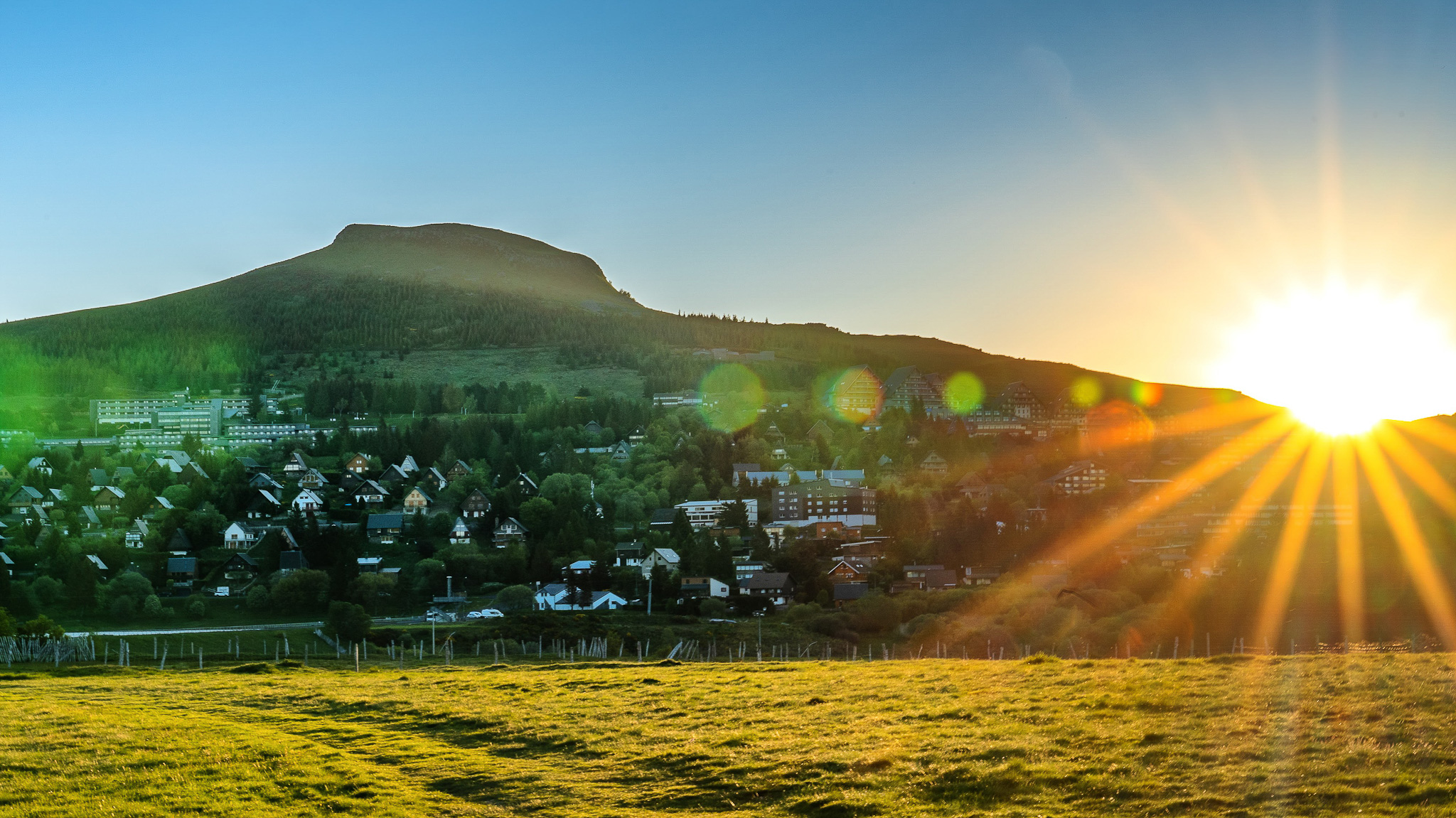 Super Besse : un lever de soleil magique sur la station !