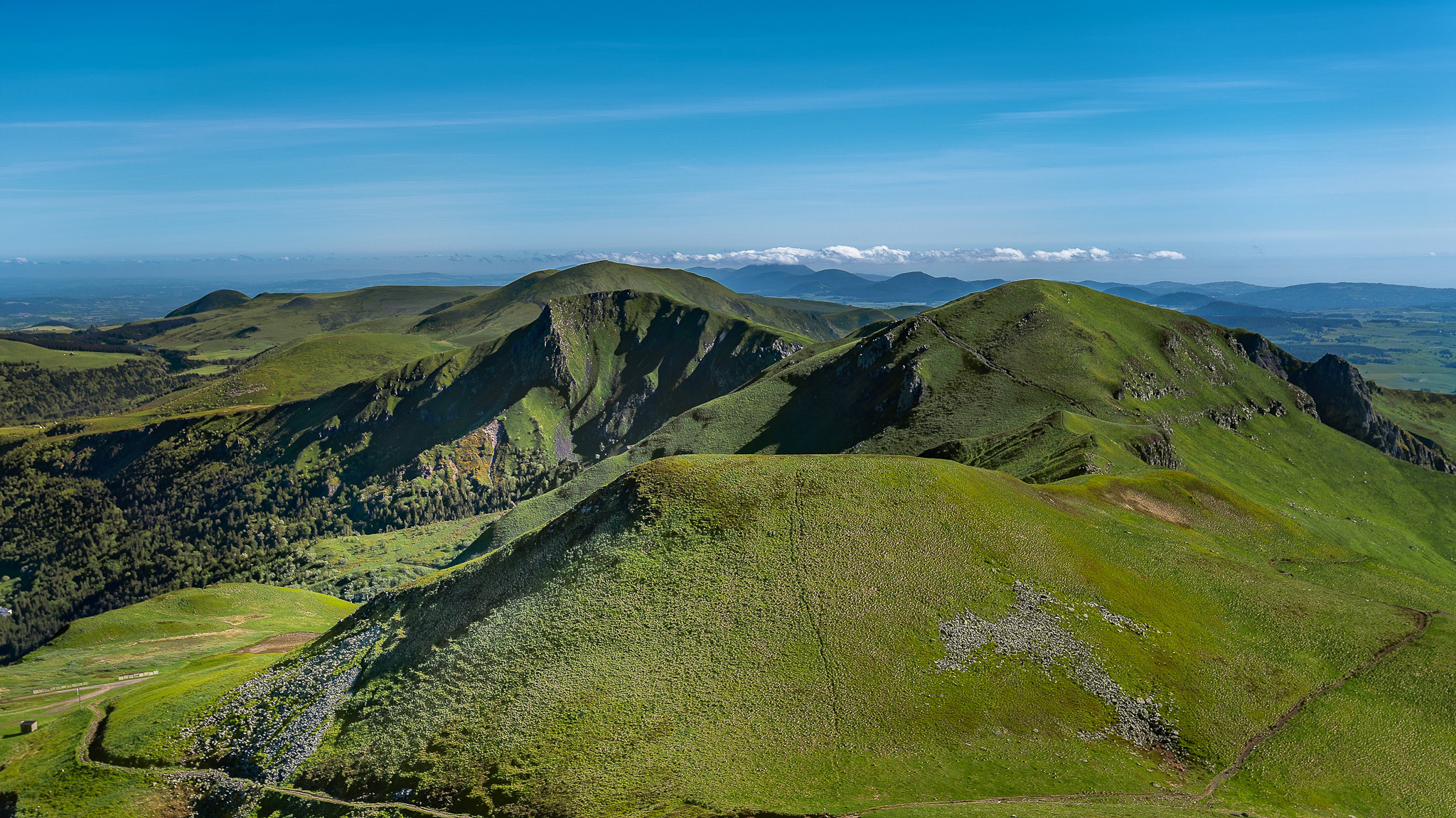 Plateau du Sancy - Puy de Cacadogne, Puy des Crebasses, Roc de Cuzeau : Sommets Impressionnants