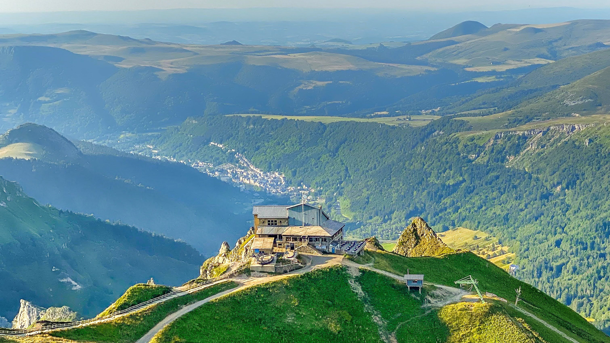 Crêtes du Sancy : Puy de Sancy, Panorama Mont Dore et Massif Adventif - Vue Exceptionnelle