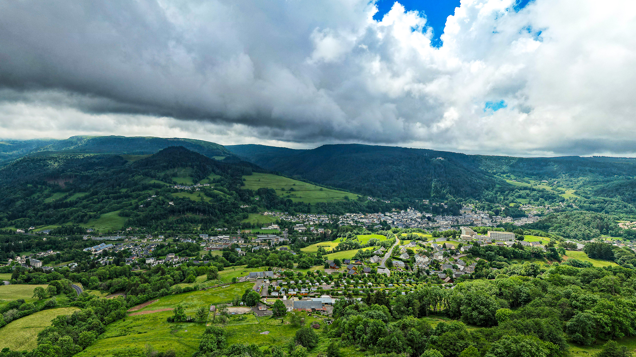 Massif du Sancy, Murât le Quaire : Panorama Splendide sur la Bourboule