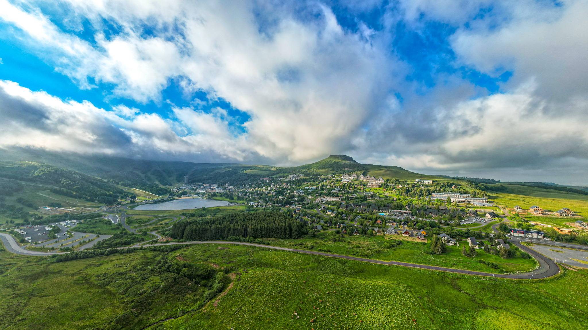 Super Besse : Station Estivale au Panorama Exceptionnel