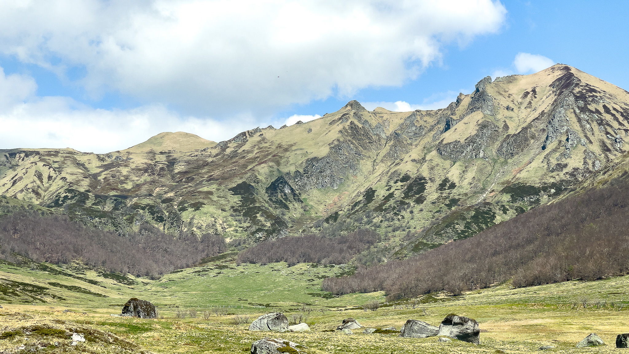 Fontaine Salée : Paradis Naturel au Cœur du Massif du Sancy