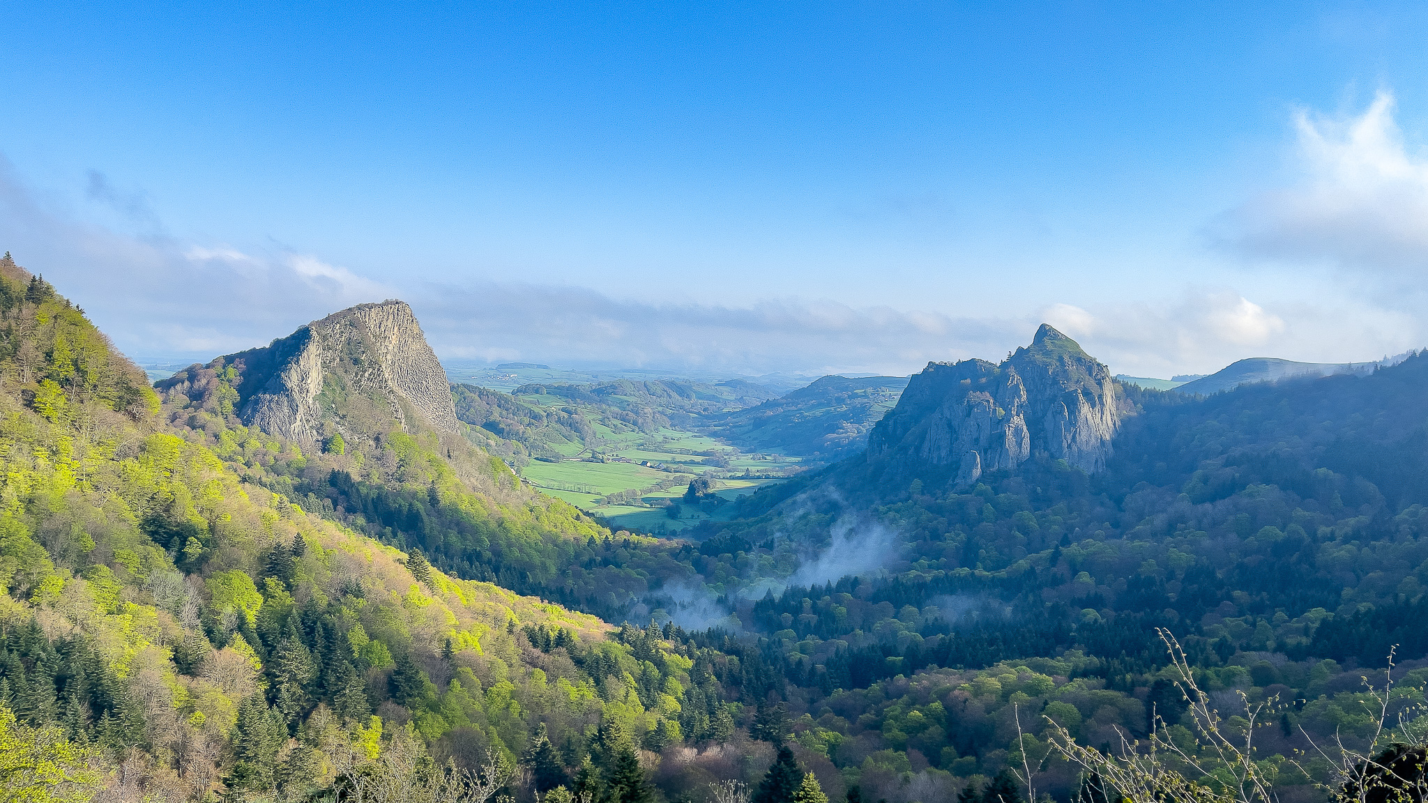 Roches Tuilière et Sanadoire : Ambiance Matinale Enchantée