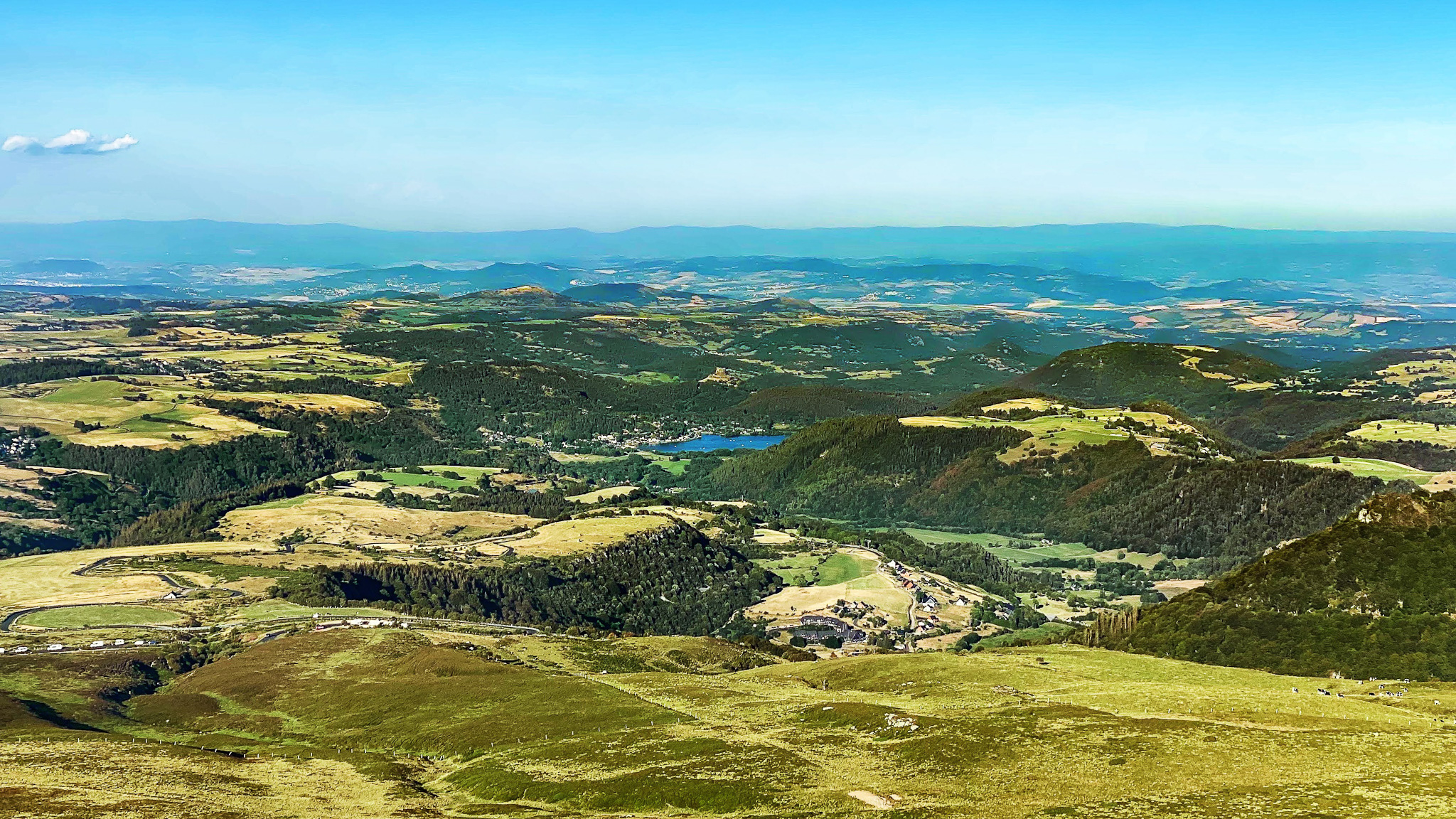 Roc de Cuzeau : Panorama Lac Chambon & Château de Murol