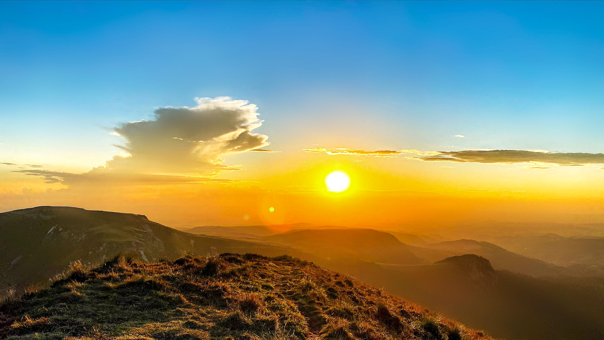 Roc de Cuzeau : Coucher de Soleil sur le Capucin & le Puy de Cliergue