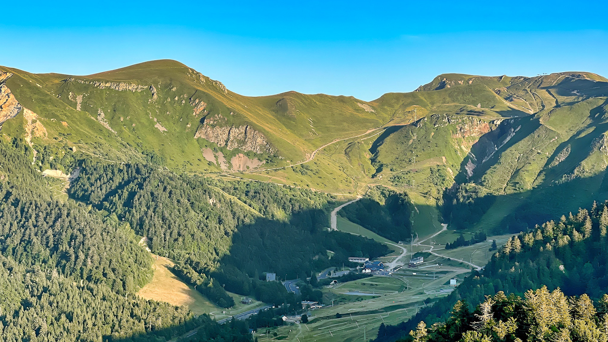 Le Capucin : Fin de Journée sur la Station du Mont Dore