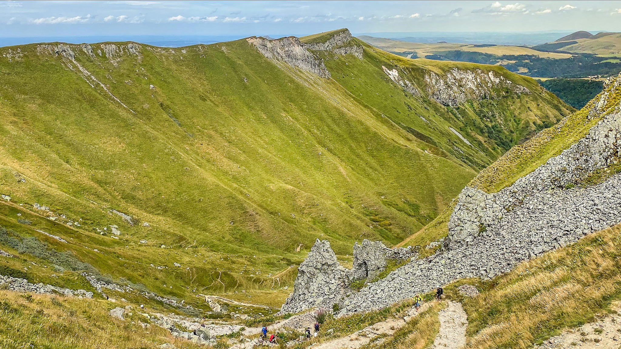 Val de Courre : Randonnée Naturelle et Aventure