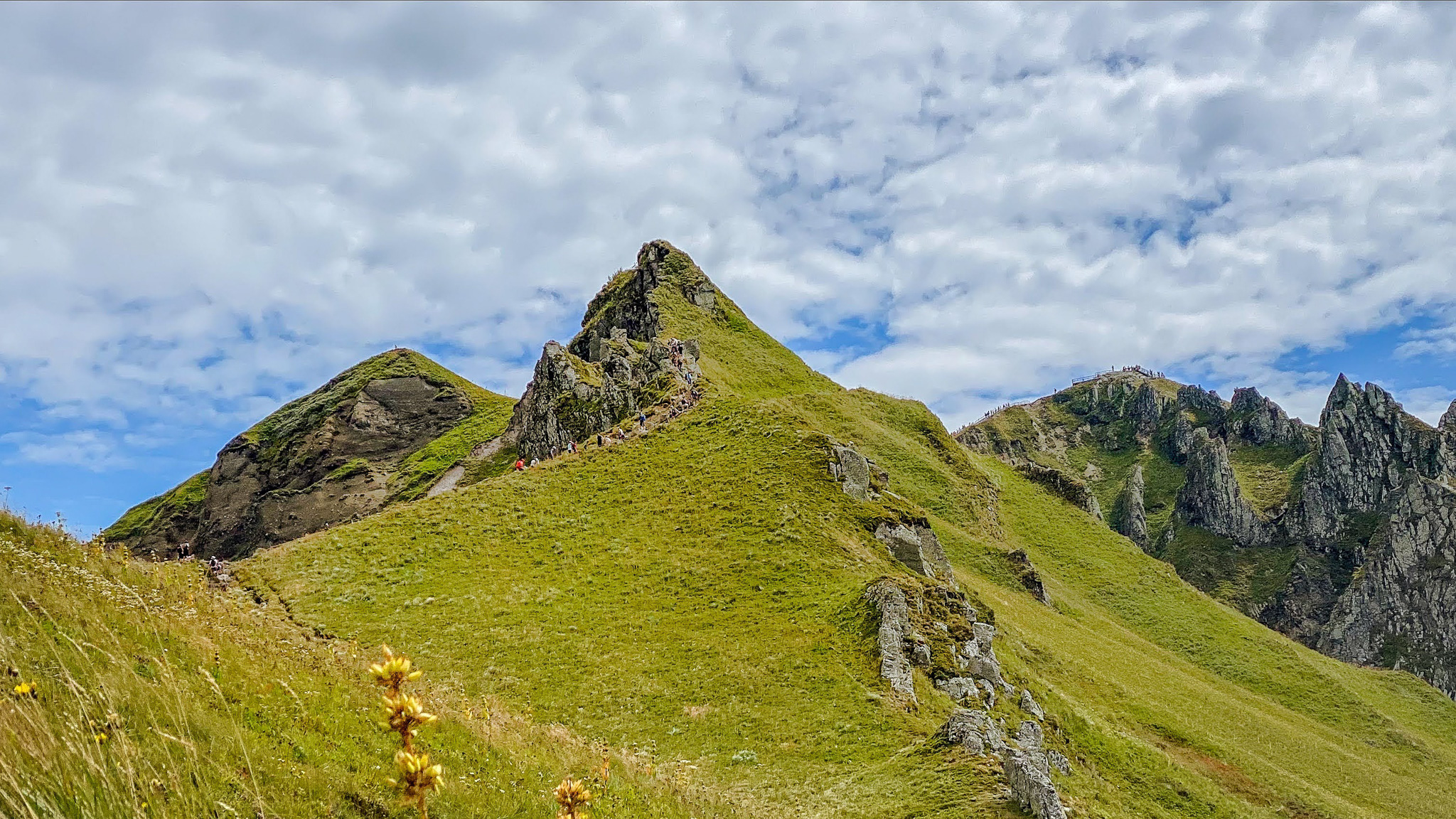 Pas de l'Ane : Porte d'Entrée vers le Sommet du Puy de Sancy