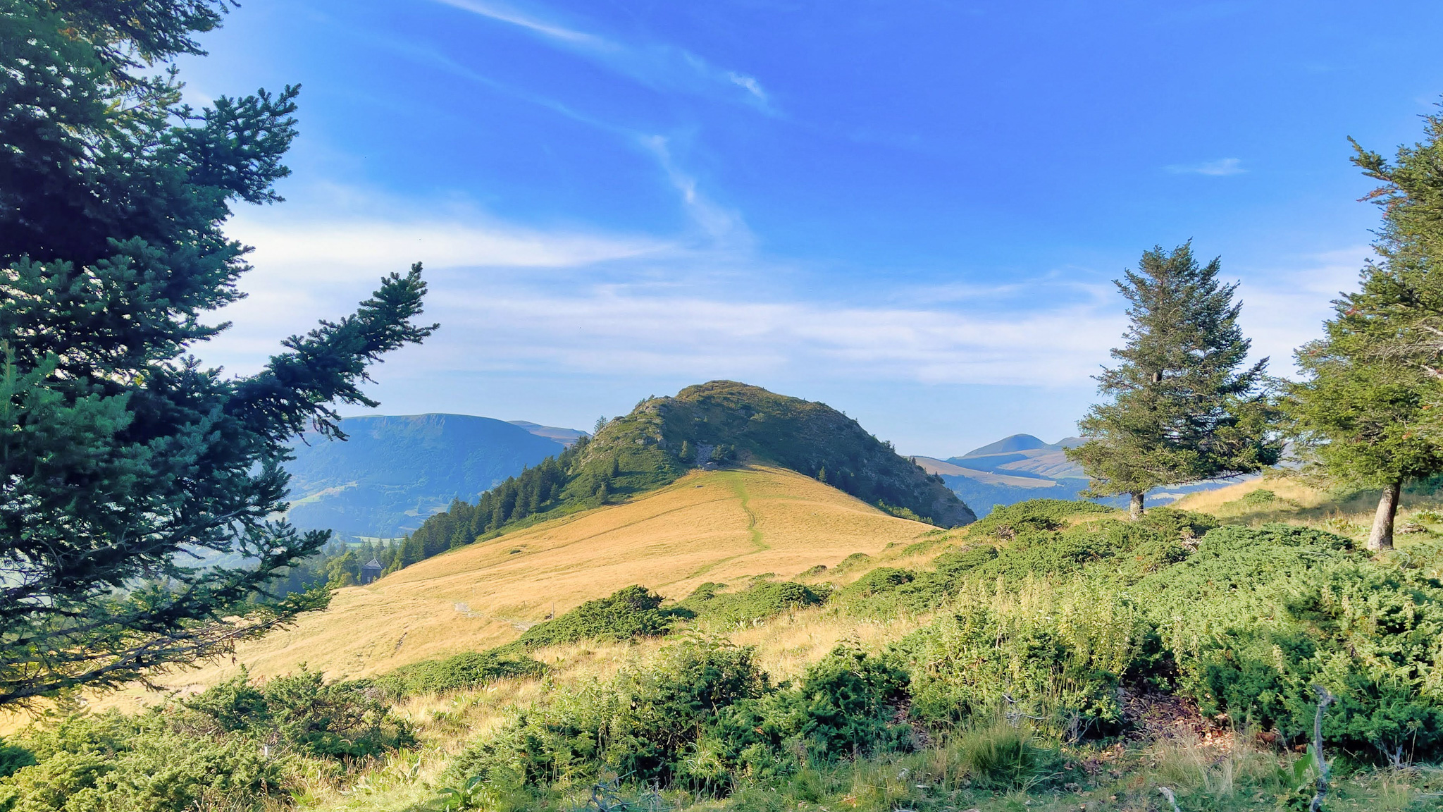 Chemin des Crêtes du Sancy - Pic du Capucin - Sommet Iconique