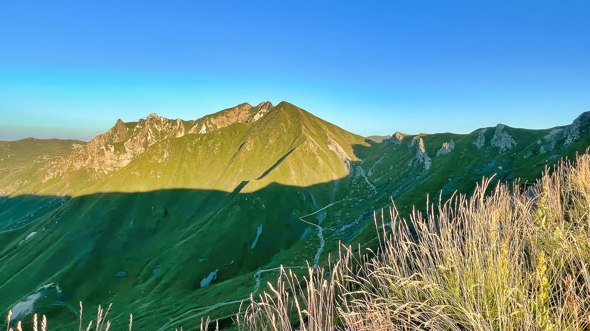 Val de Courre - Montée vers le Col de Courre - Défi et Panorama