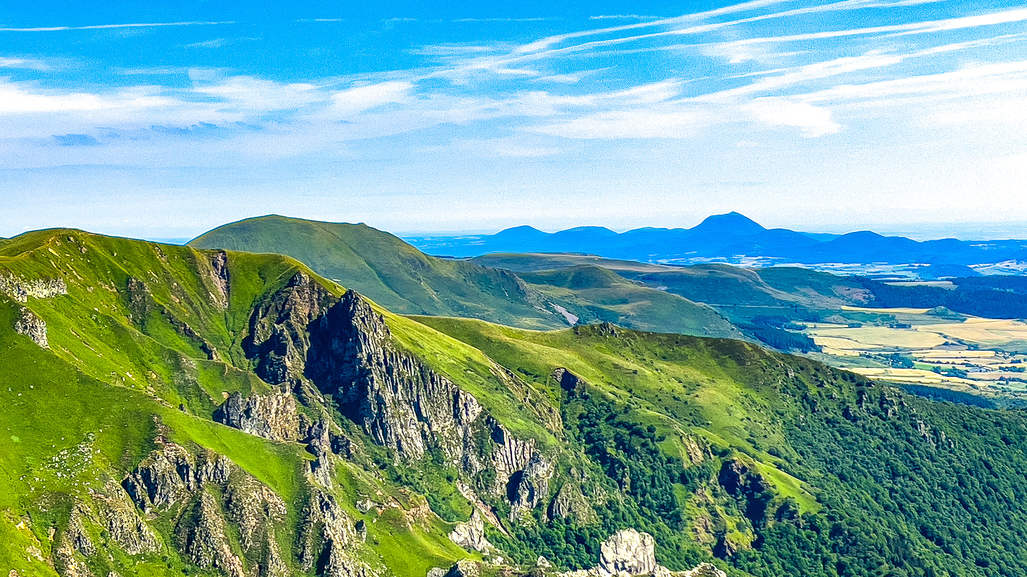 Vallée de Chaudefour : Vue Panoramique sur la Chaîne des Puys