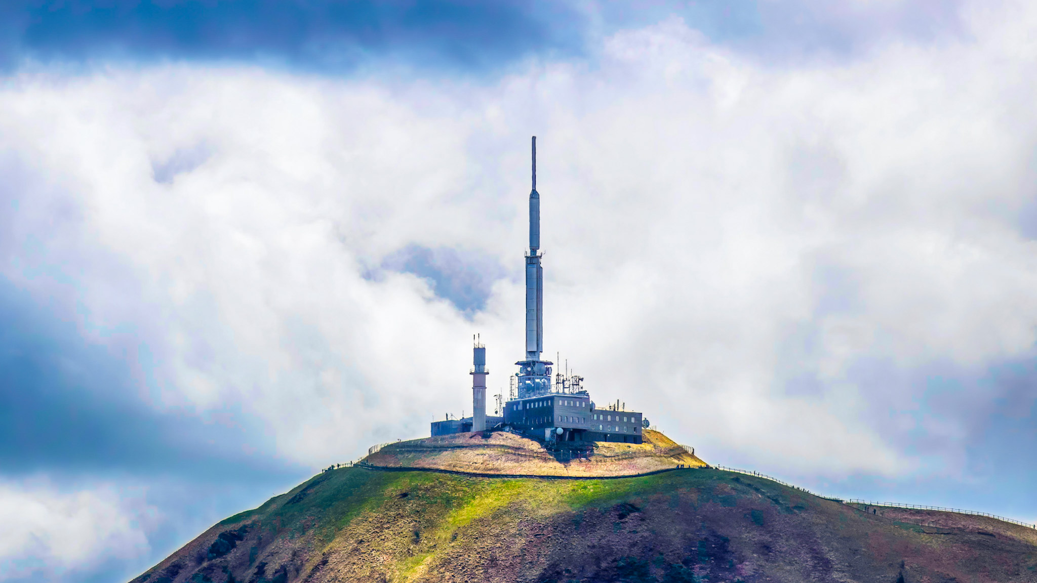 Sommet du Puy de Dôme : Vue Exceptionnelle sur la Chaîne des Puys