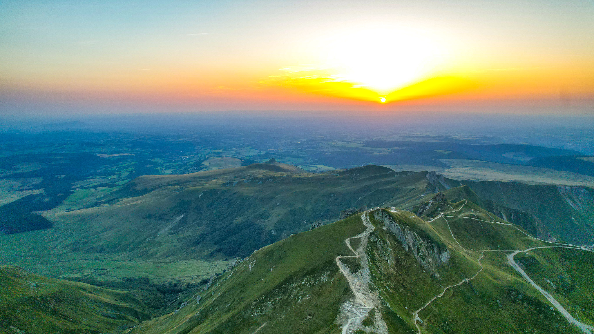 Puy de Sancy : Sommet du Massif du Sancy, Panorama Exceptionnel sur l'Auvergne