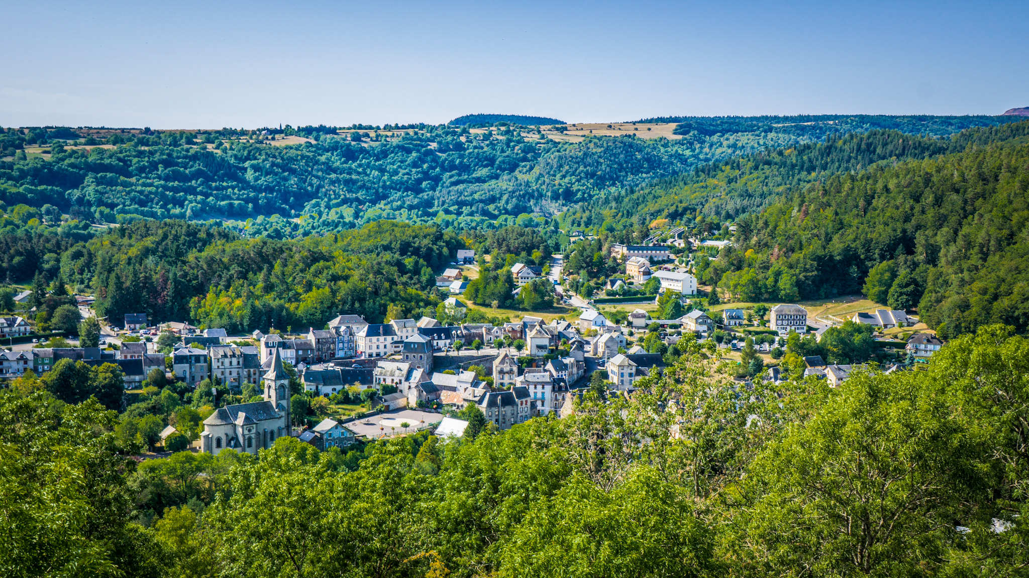 Murol : Village Charmant au Cœur du Sancy