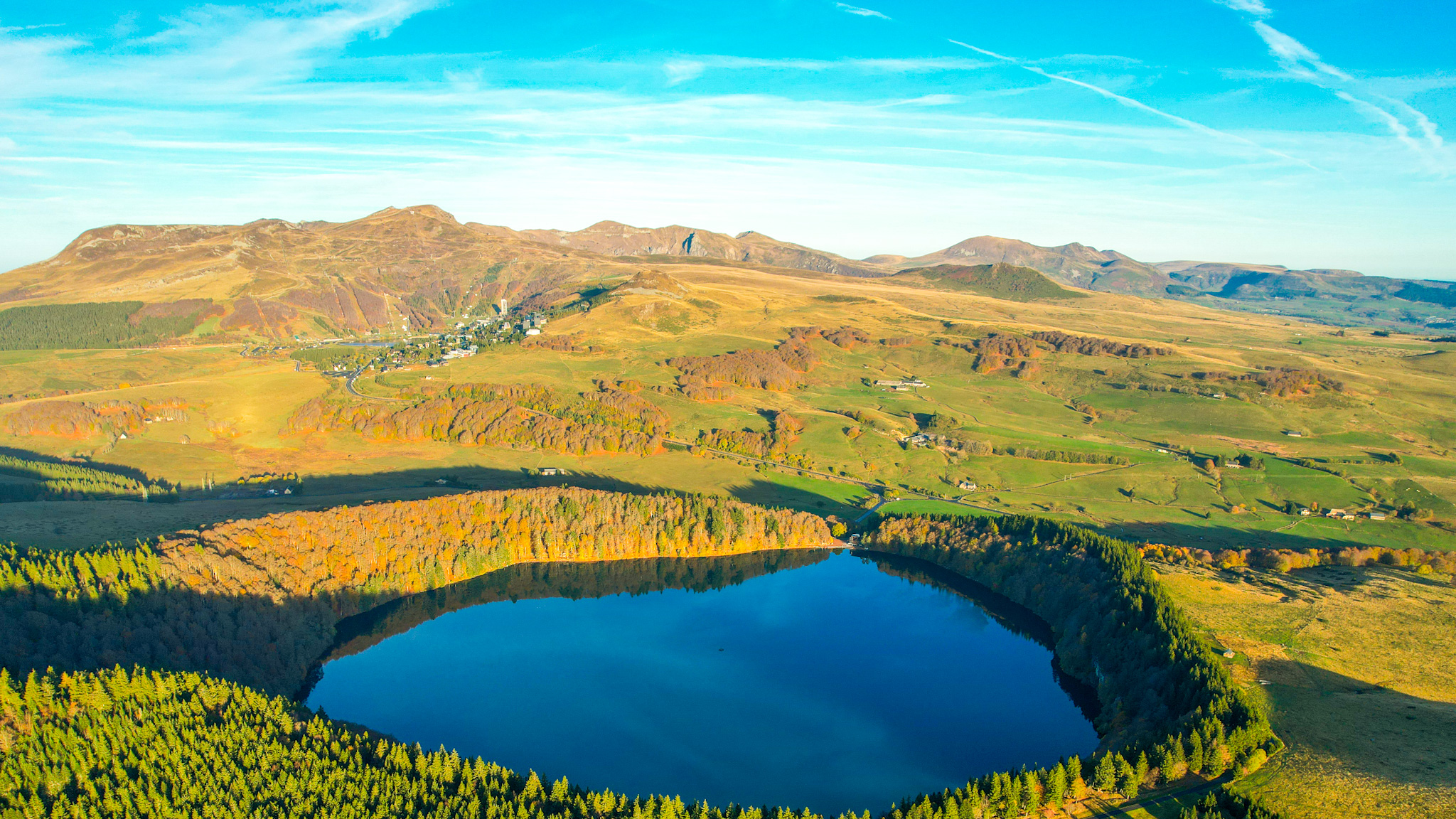 Lac Pavin, Super Besse & Massif du Sancy : Harmonie Naturelle