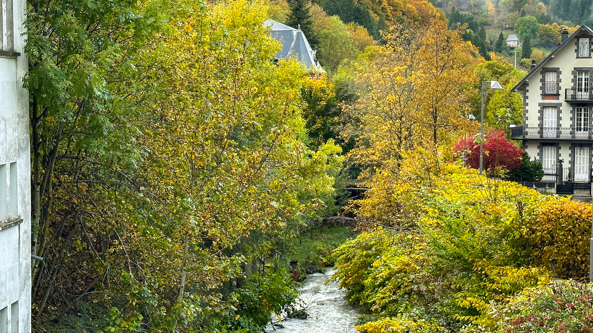 La Dordogne et le Mont Dore : Deux destinations exceptionnelles en France.