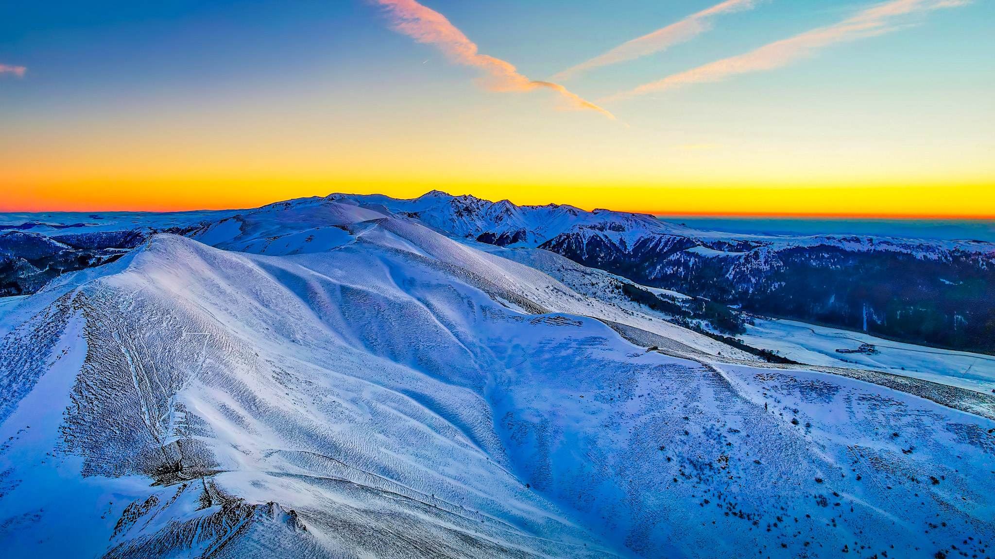 Puy de la Tâche : Sommet Impressionnant du Massif Adventif