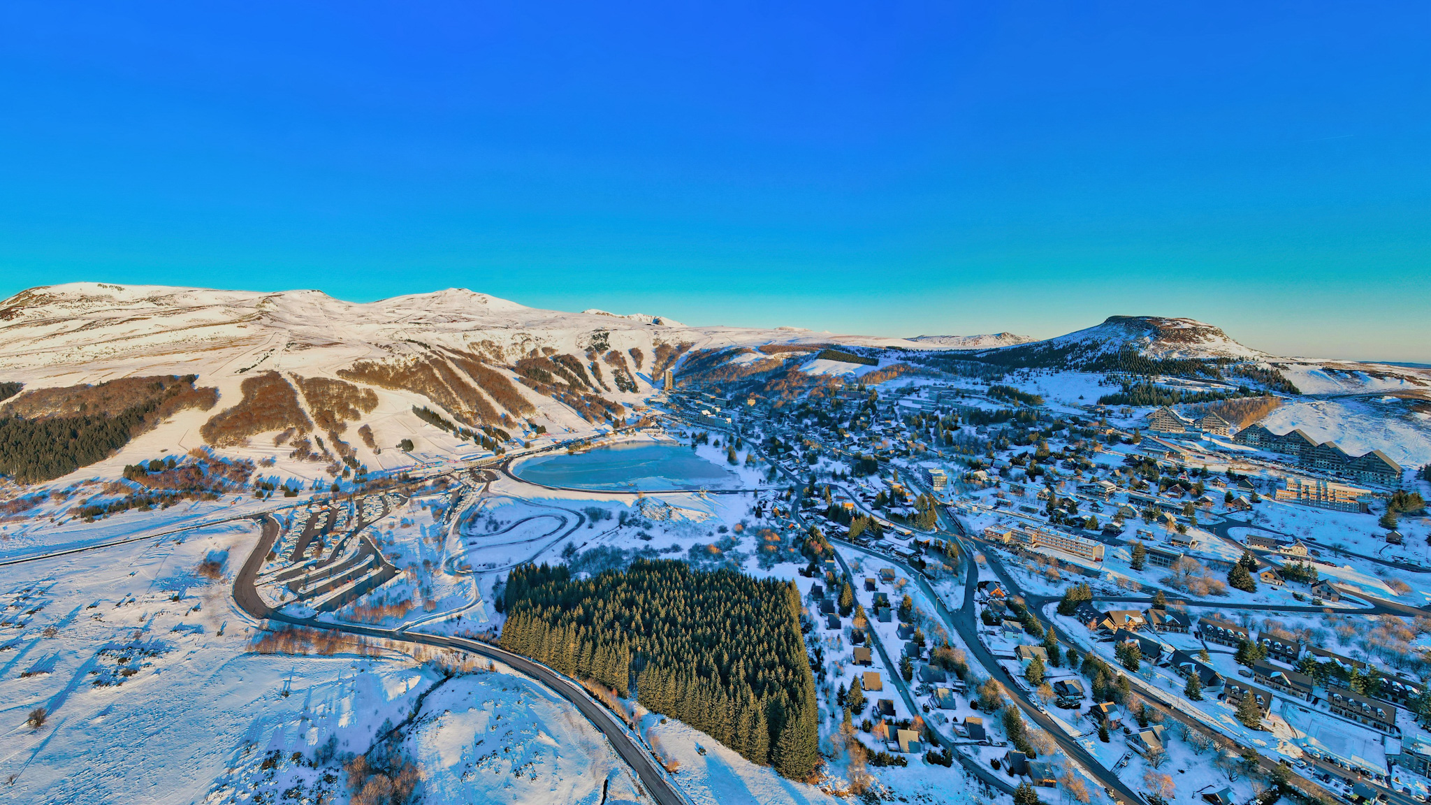 Webcam Super Besse : Découvrez la Station en Direct