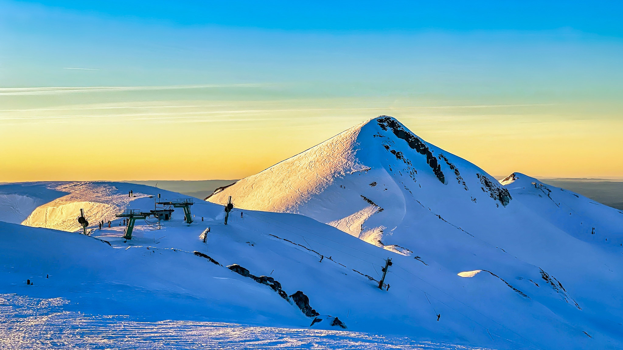 Webcam Puy de Sancy : Découvrez le Toit de l'Auvergne en Direct