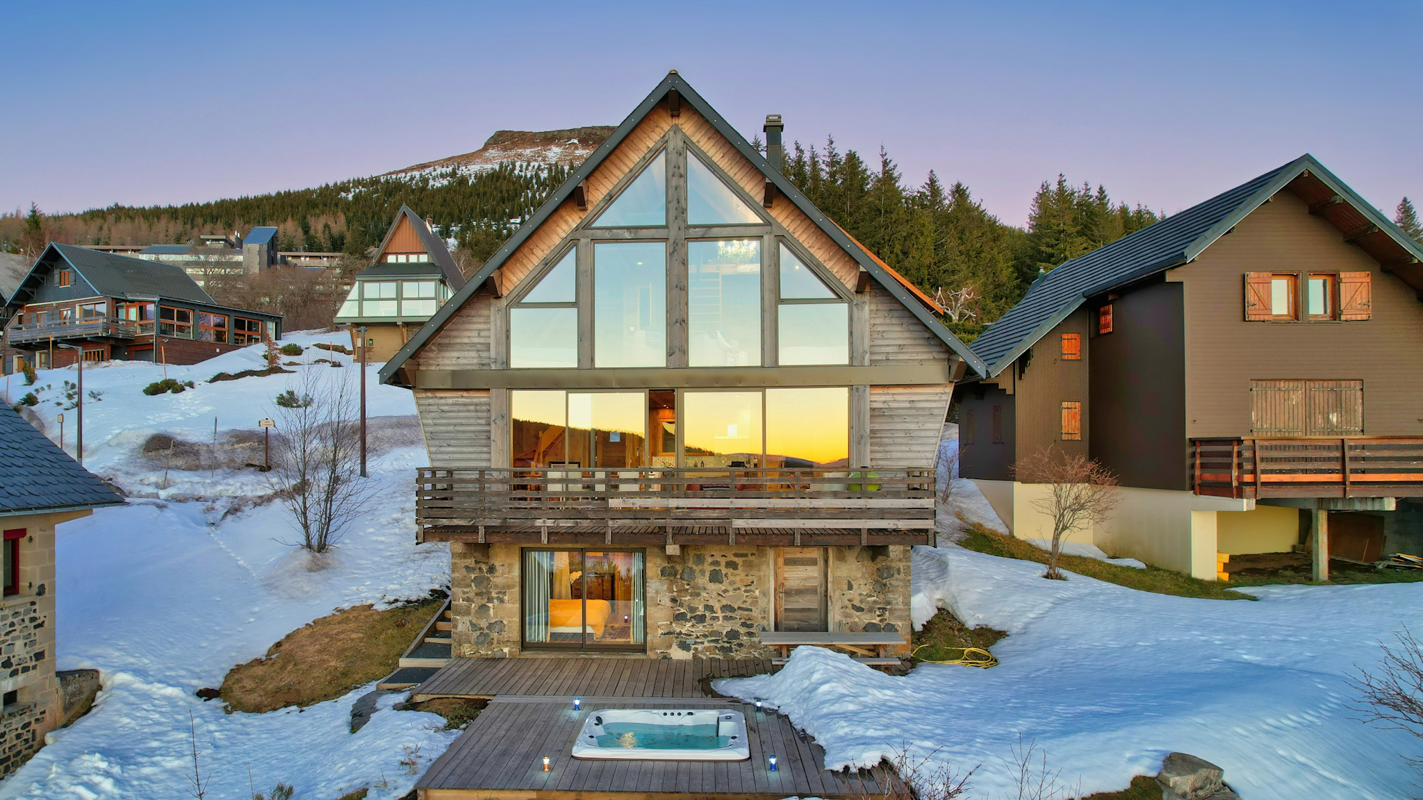 Chalet avec Spa Privatif à Super Besse - Détente et Confort à la Montagne