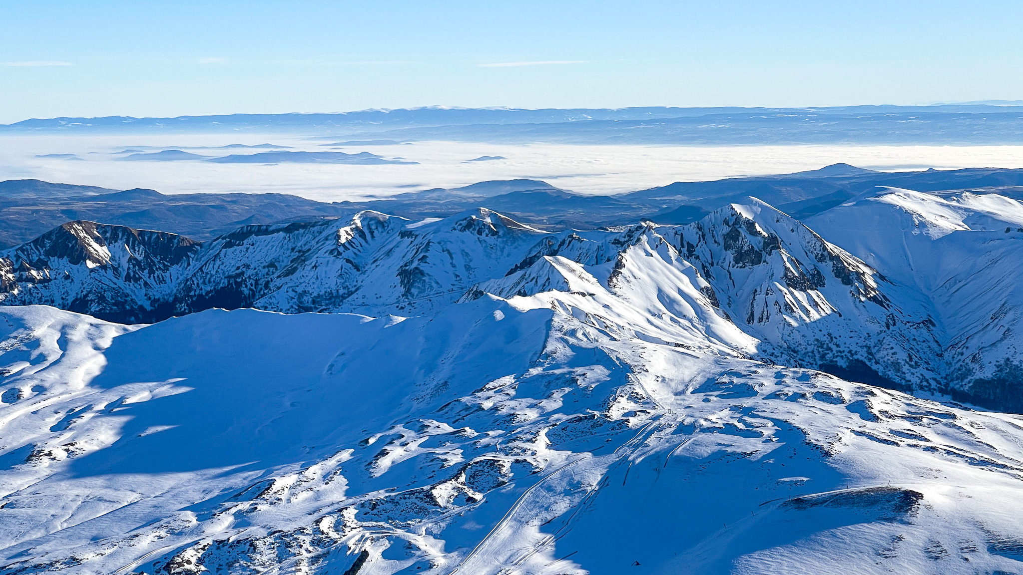 Le Grand Sancy: Sommet Mythique du Massif Central