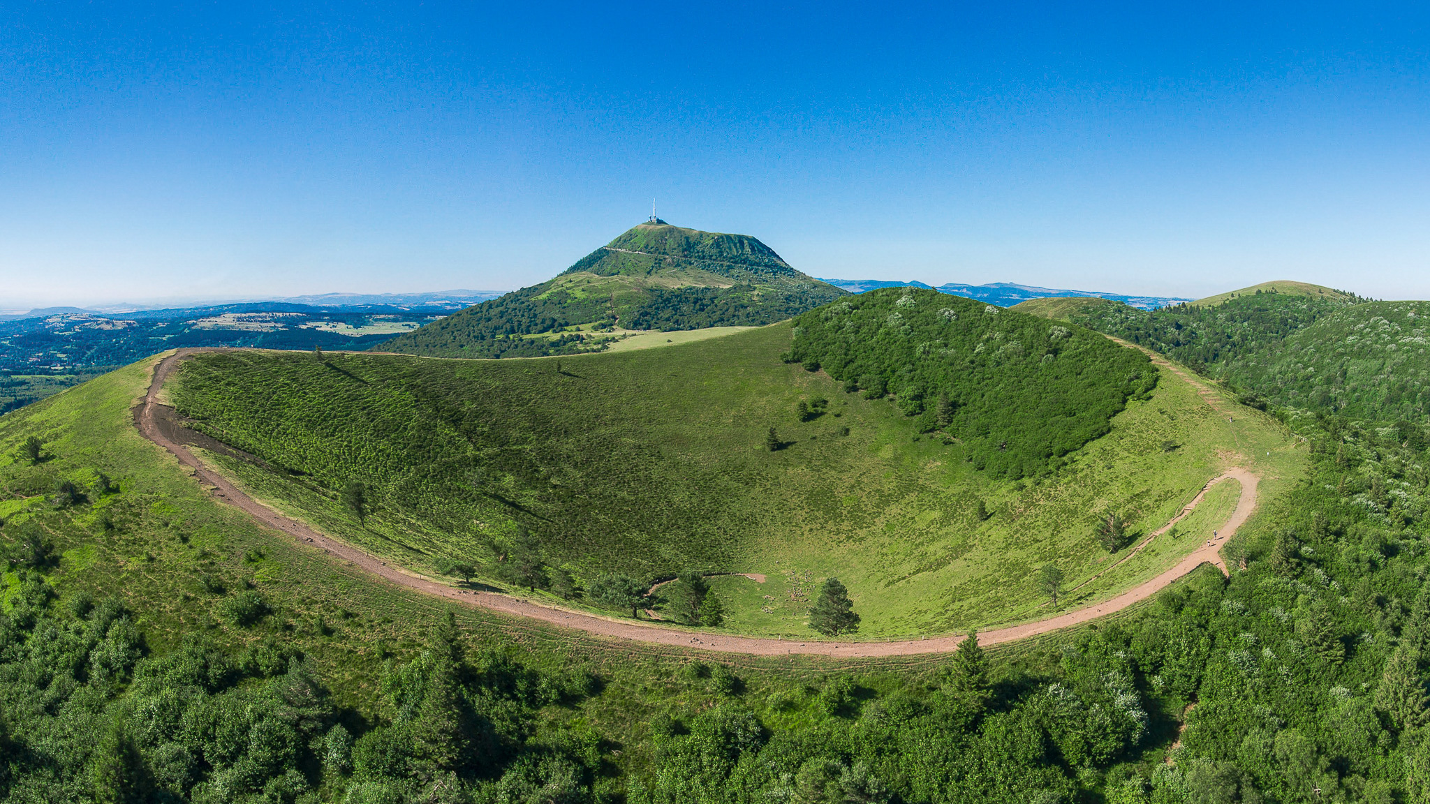 Le Puy Pariou : Volcan Majeur du Parc Naturel des Volcans d'Auvergne