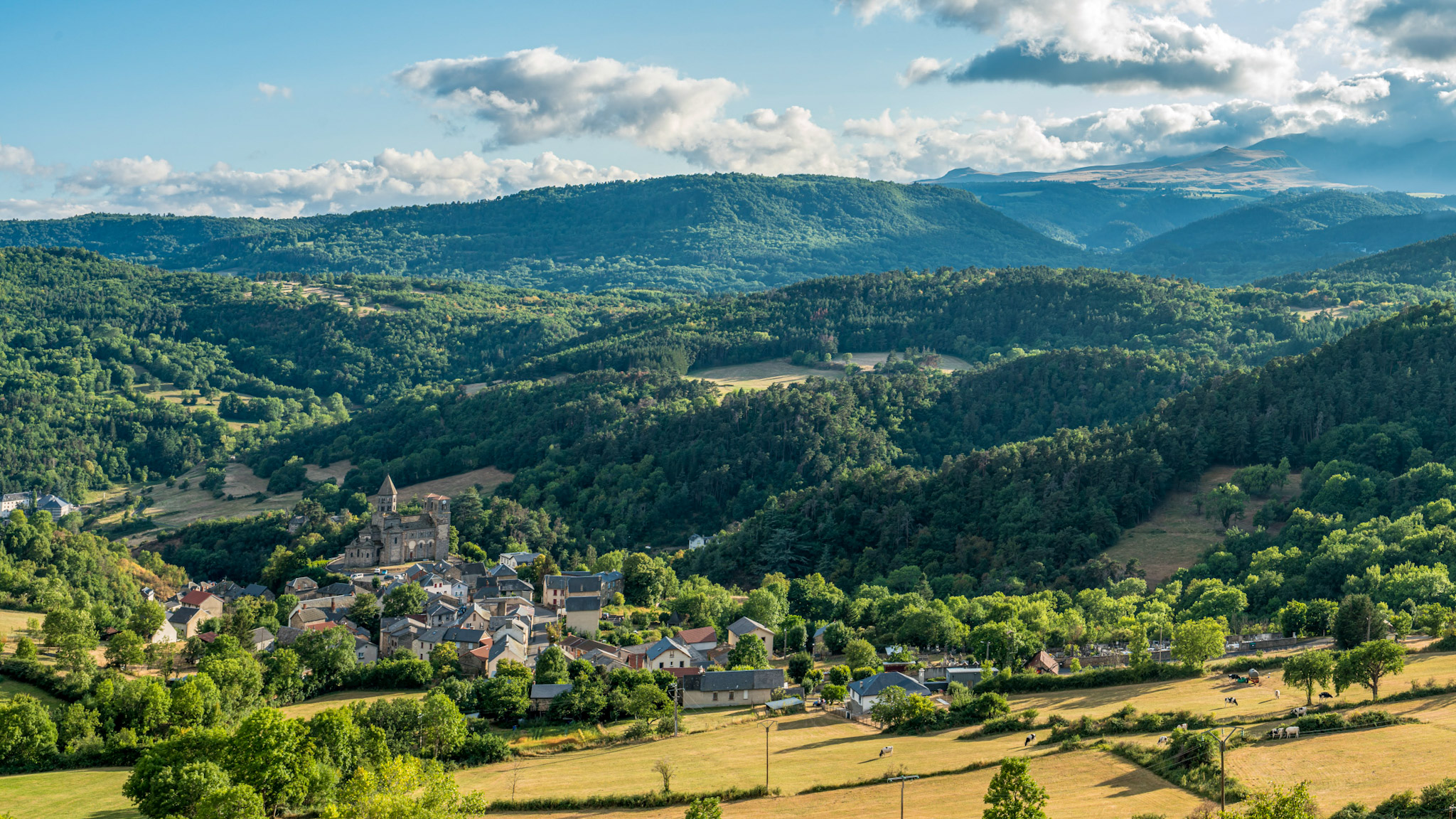 GR®30 : De Saint-Nectaire à Besse, Un Sentier Magnifique