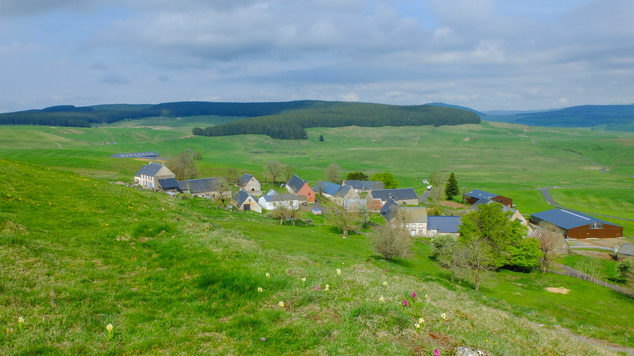 GR®30 : De Brion à Egliseneuve d'Entraîgues, Un Sentier Authentique