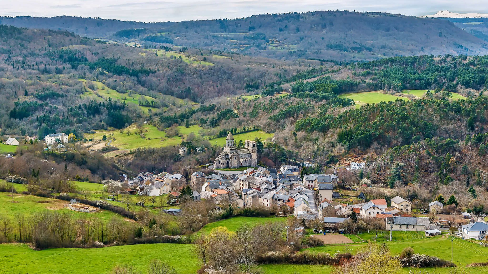 Saint-Nectaire : Village Cœur du Massif du Sancy