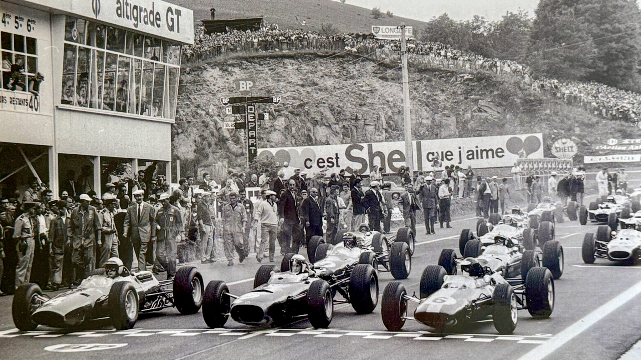 Circuit de Charade - Auvergne : Sports Mécaniques et Découverte