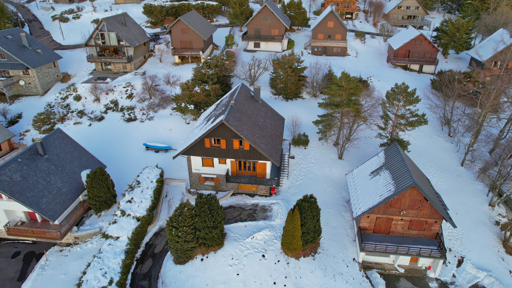 Chalet Ma Cambuse - vue aerienne du Chalet a Super Besse