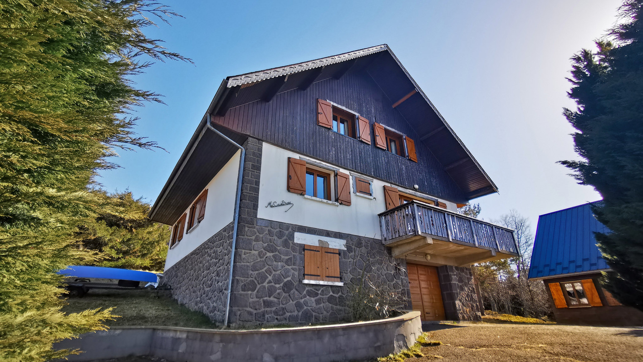 Chalet Ma Cambuse - le Parking pour 3 voitures