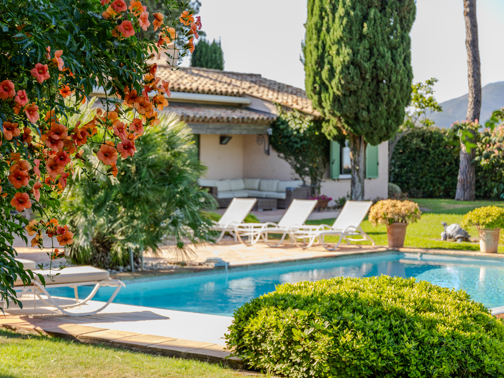 Villa et son espace de vie extérieur à Sainte Maxime